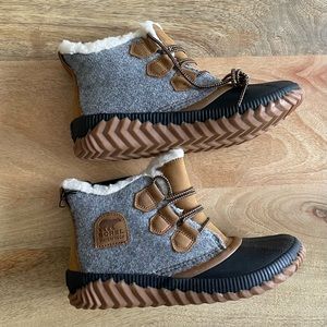 Sorel Women's Out N About Plus Boots (BRAND NEW)